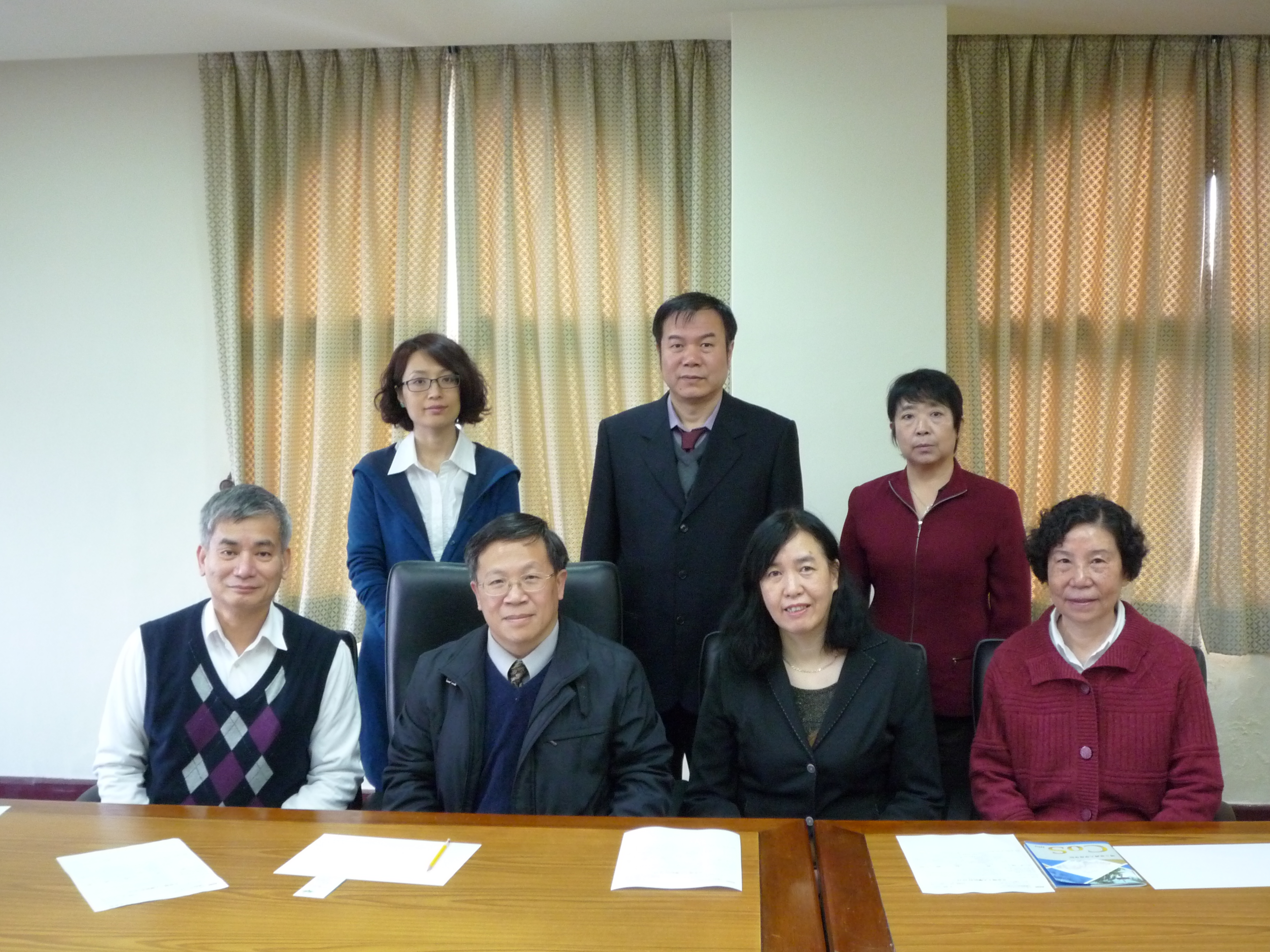 北京理工大學訪問團與本院張院長及郭副院長合影